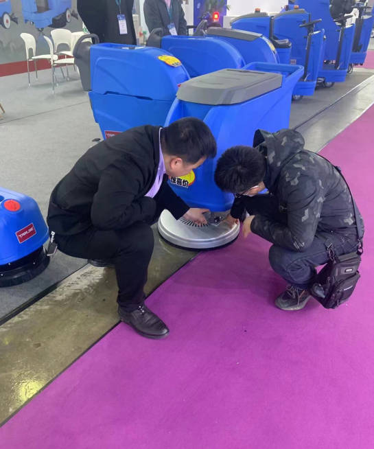 西藏小型电动洗地机是否适合用于环卫保洁